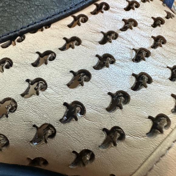 Fluevog NEARLY NEW Hopes Promise navy/cream lace up heels w/ F cutouts - 7.5/8 - Picture 11 of 16